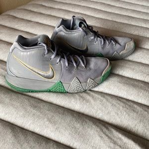 Nike Kyrie 4 Basketball Shoe